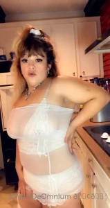 Watch how quick and hard my fuck machine make me squirt when i put it