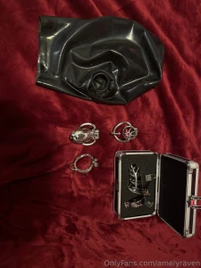 En fds j ai re u d un ami de merveilleux cadeau des cages penis