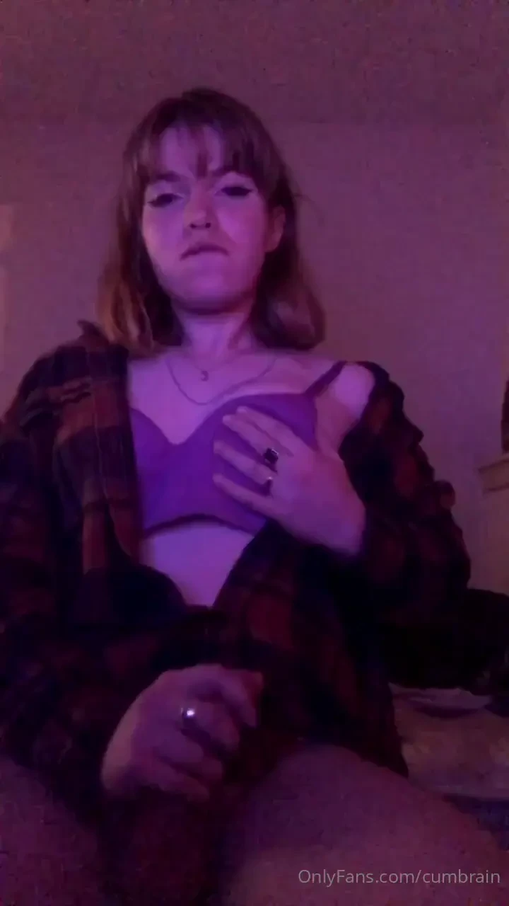 Omg look at this cumshot it went so far and fast i had to stop and 