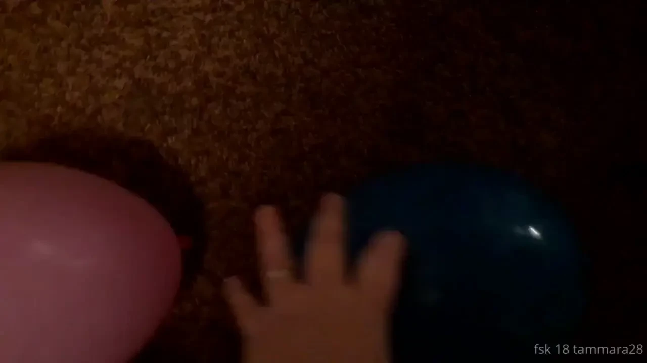 Heute sind meine neuen roten high heels im einsatz sie freuen sich 