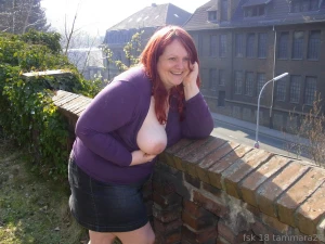 Titten outdoor zeigen part 11