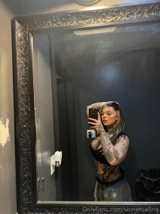 Late night mirror pic just cause it s my birthdayyyy spoil me