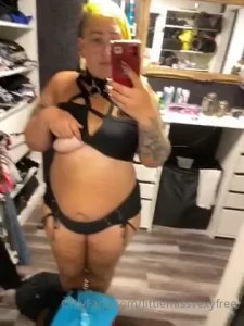 Happy canada day come join me on littlemissvexy for 4 99 full videos