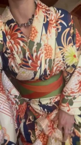 I snuck outta the japanese tea ceremony to show you what s under my