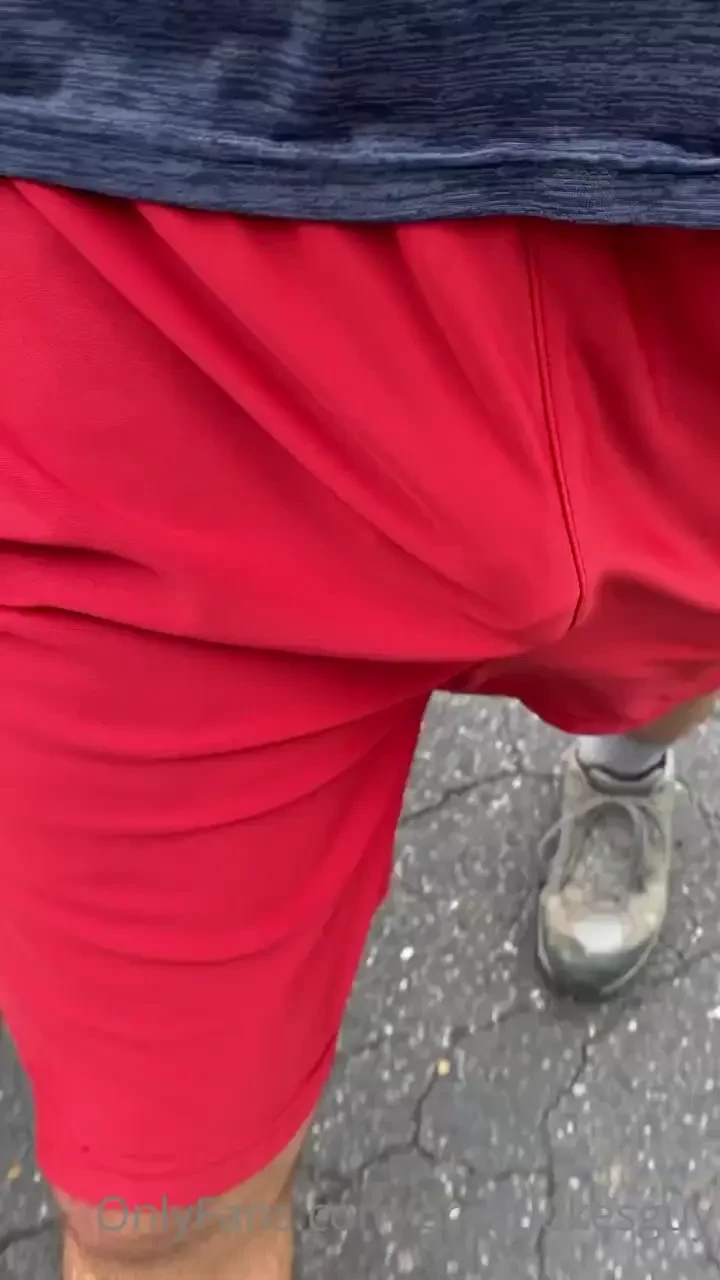 Love wearing these thin shorts without any underwear walking through 