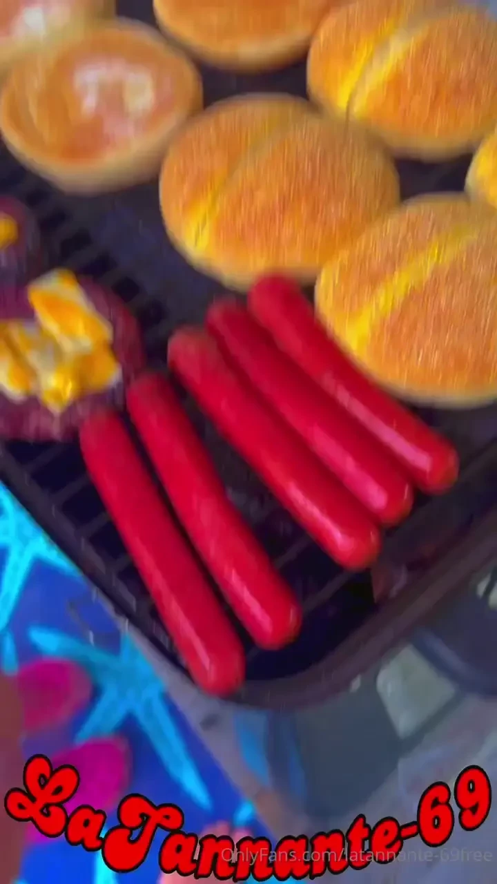 Est ou la saucisse qui manque abonne toi nos page vip latannante-69 