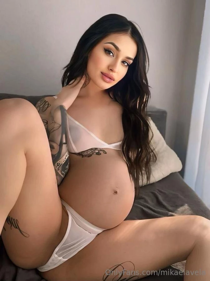 Cami_diva loves to stretch her tight hole and moan sweetly her holes part 65 