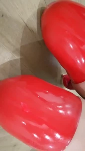 My vips got a 5 min video in this outfit for valentines x