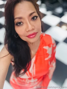 Walk fashion for the tv show do you like this color on me should i put part 1