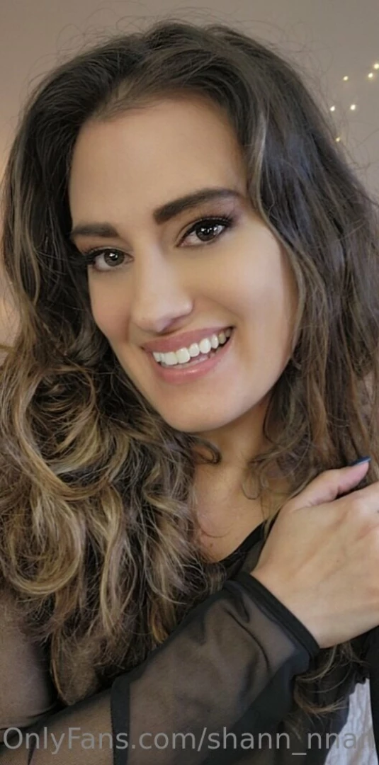 The un-cropped version is on my vip page https onlyfans com 