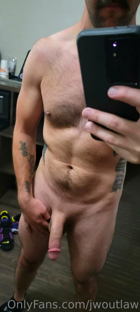 Just finished a workout then hoping to get some content out before bed 