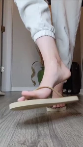 I love wearing flip flops and getting my huge soles extra dirty do you