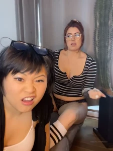 Two goddesses vibin part 1