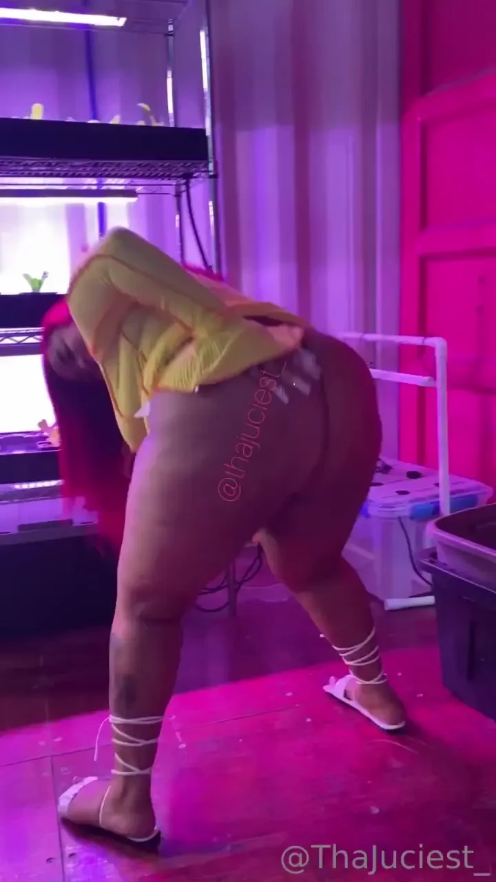 Twerking in my thong in public part 1 