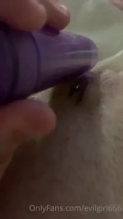 Fucking my new glittery vibrator 