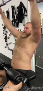 A little workout vid for ya all been working my ass of recently trying