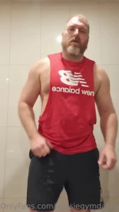 One of my mates said it was a muscleskins day so we did leg day a tiny