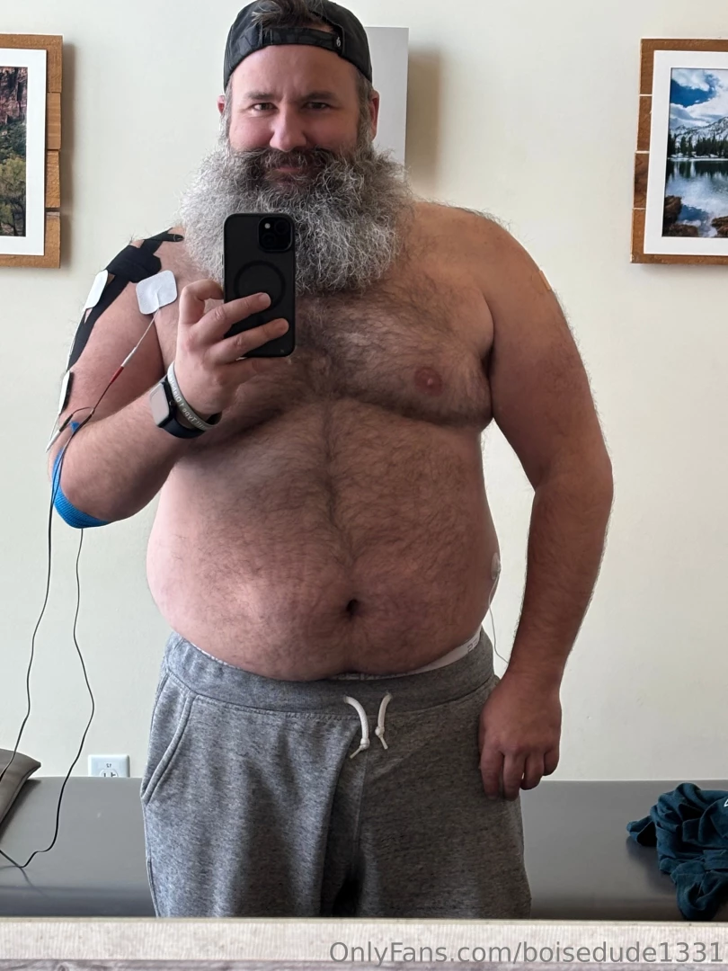 Selfies at my physical therapy session today my shoulder is beginning part 3 