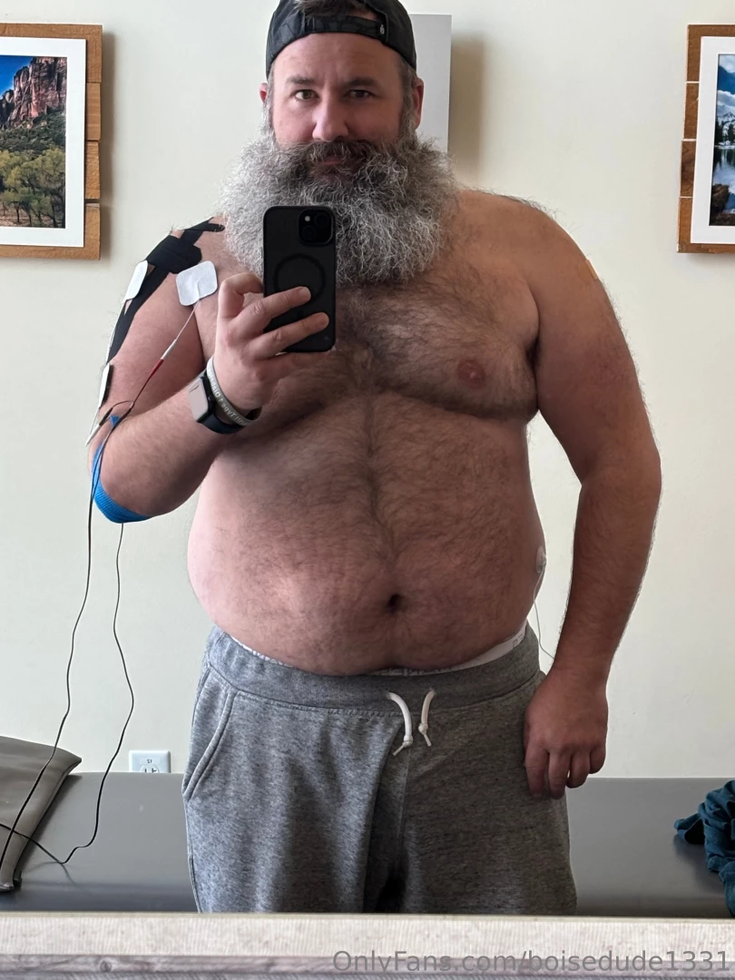 Selfies at my physical therapy session today my shoulder is beginning part 1 