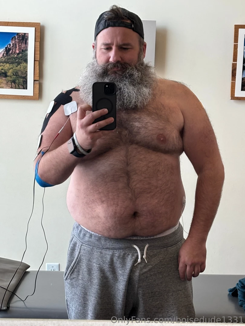 Selfies at my physical therapy session today my shoulder is beginning 