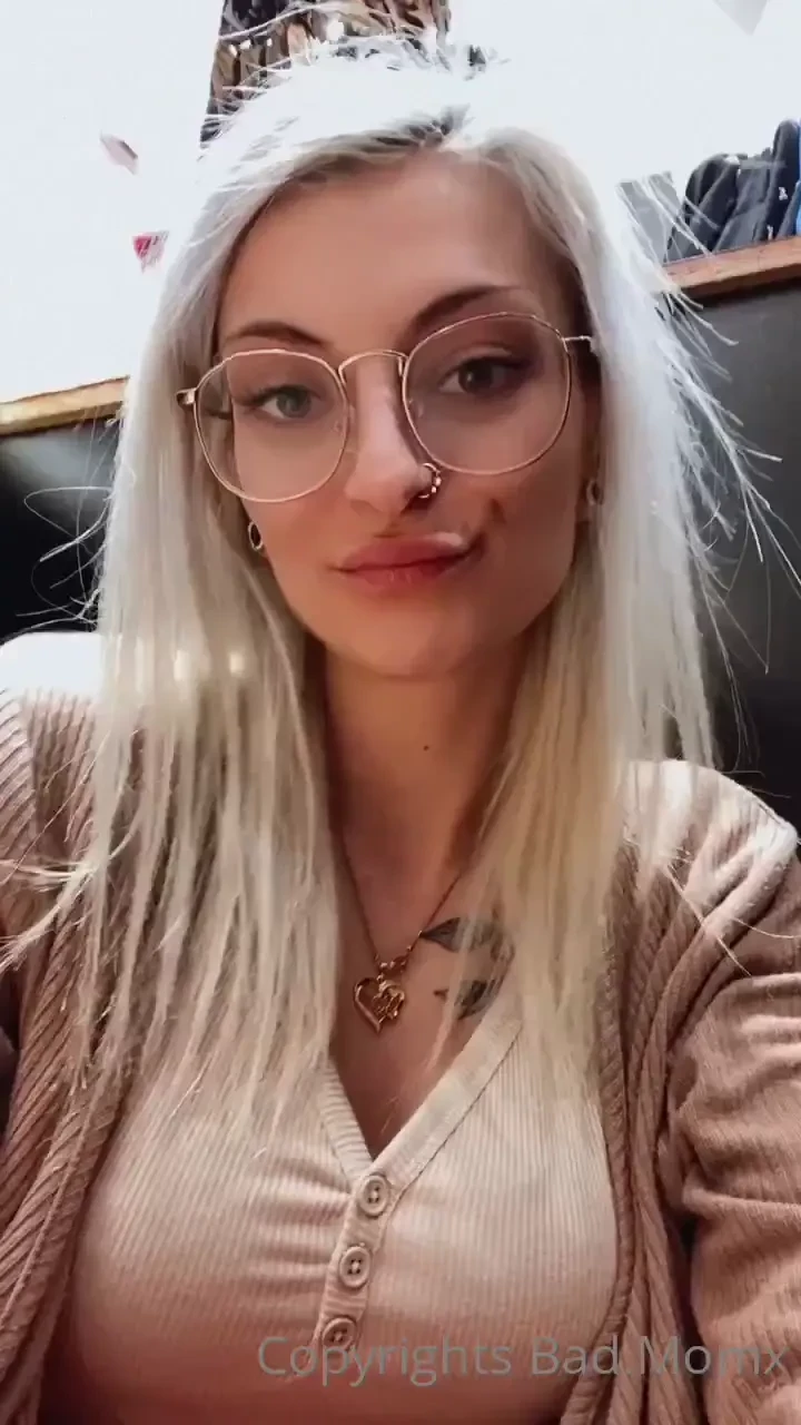 Tu aime ma langue you love my tongue 