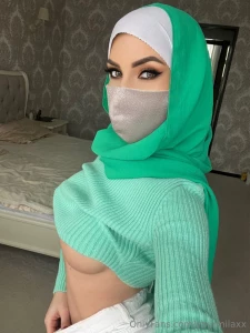 A real whore in a hijab isn t it true that your cock turns to stone part 32