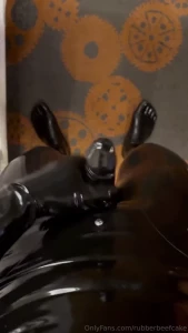 Rubber head to toes mixed the cum with lube and sweat