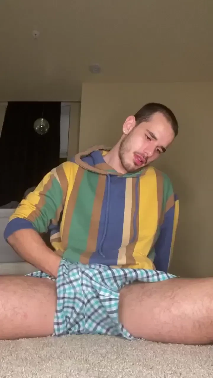 The cold arrived around here so i ve being staying inside and gettin 