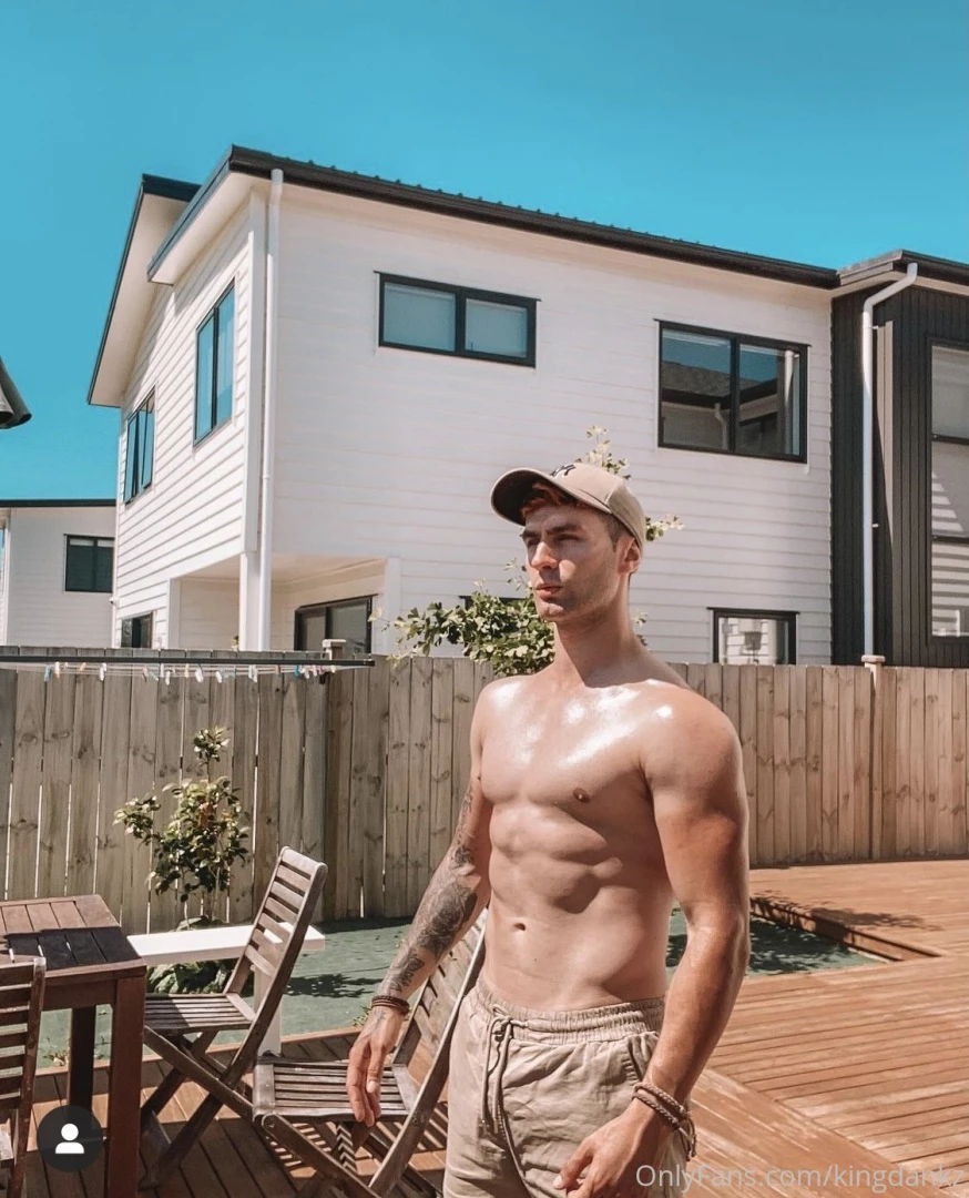 Check them dm s for that fresh content 