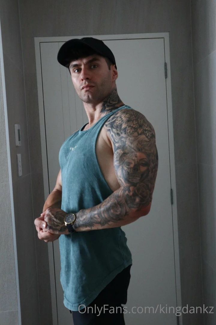 Who wants to lick these arms 