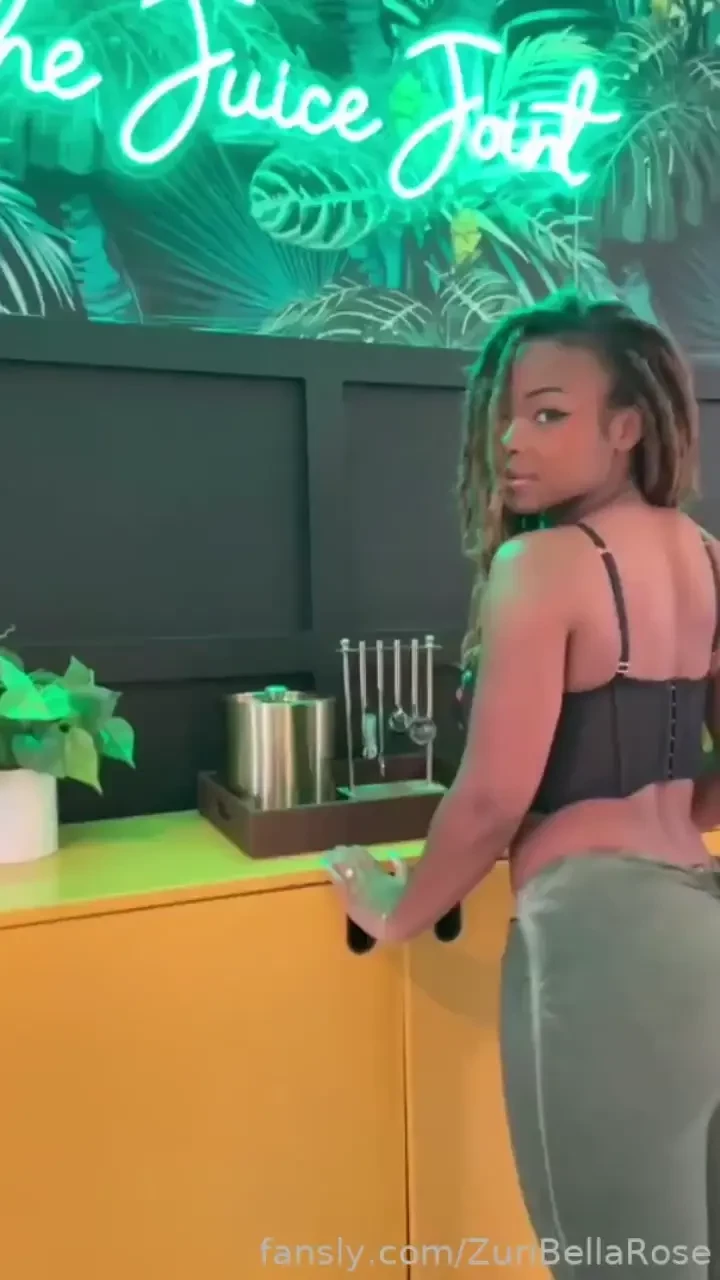 Fyp ebony sexy bigboobs booty locs blackgirls petite exotic 