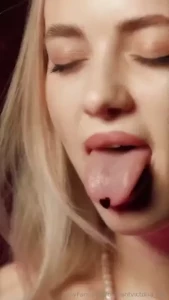 What can you put on my tongue