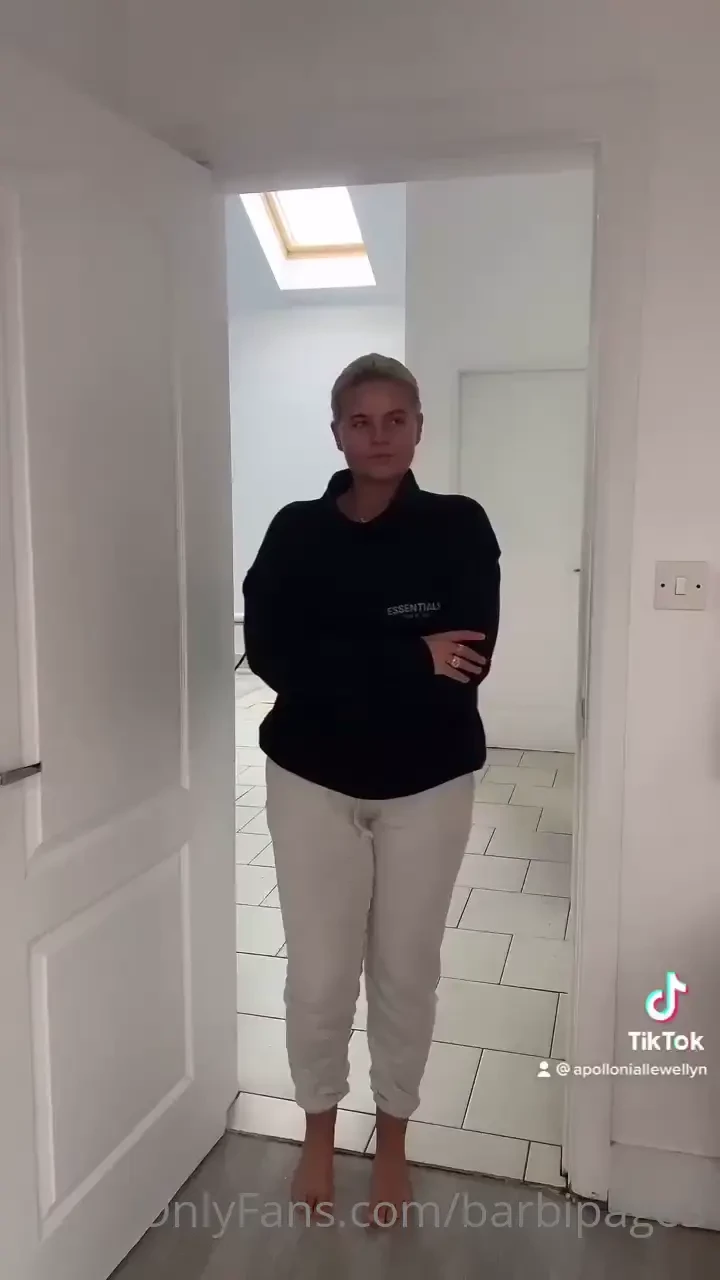 Watch till the end for a surprise you like red 