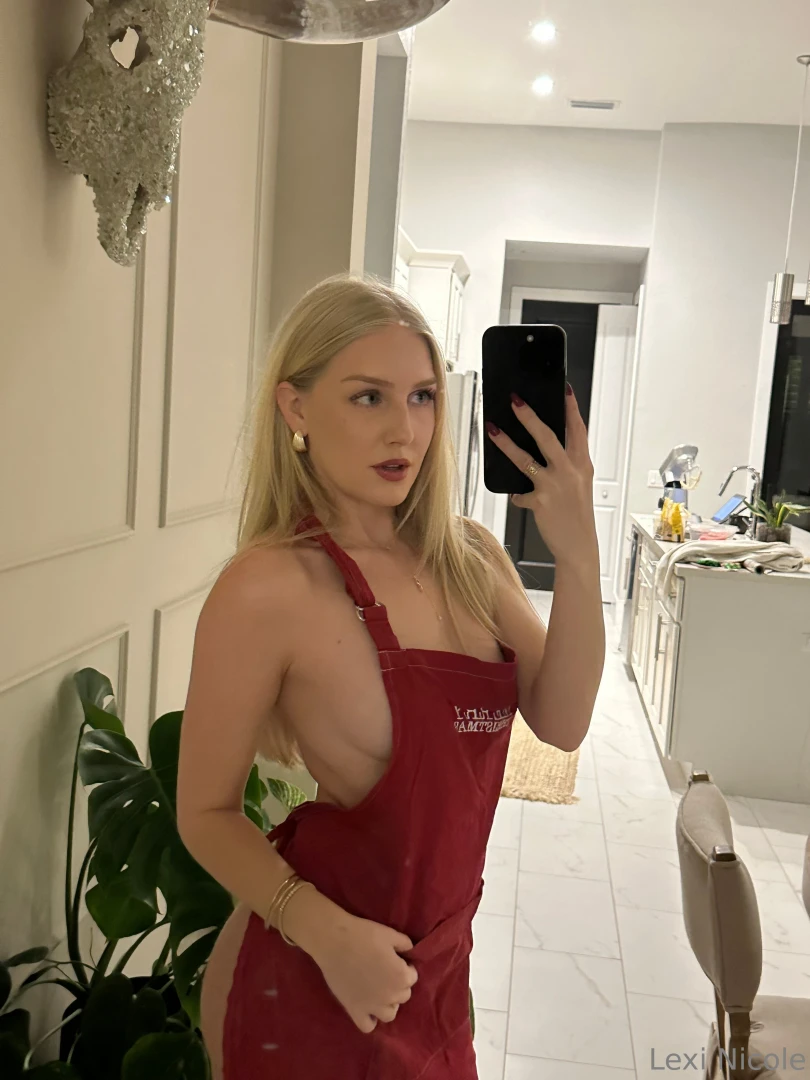 Day 2 of xxxmas just sent to your dms 