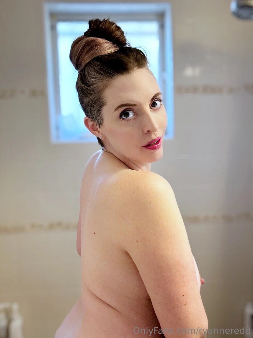Well are you coming babe i wanna give you a blow job while we shower 