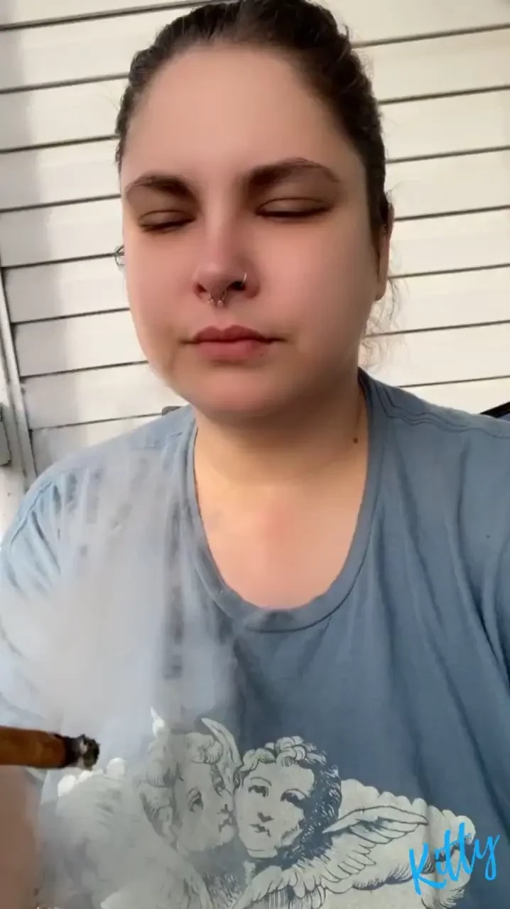 I look hot puffing away 