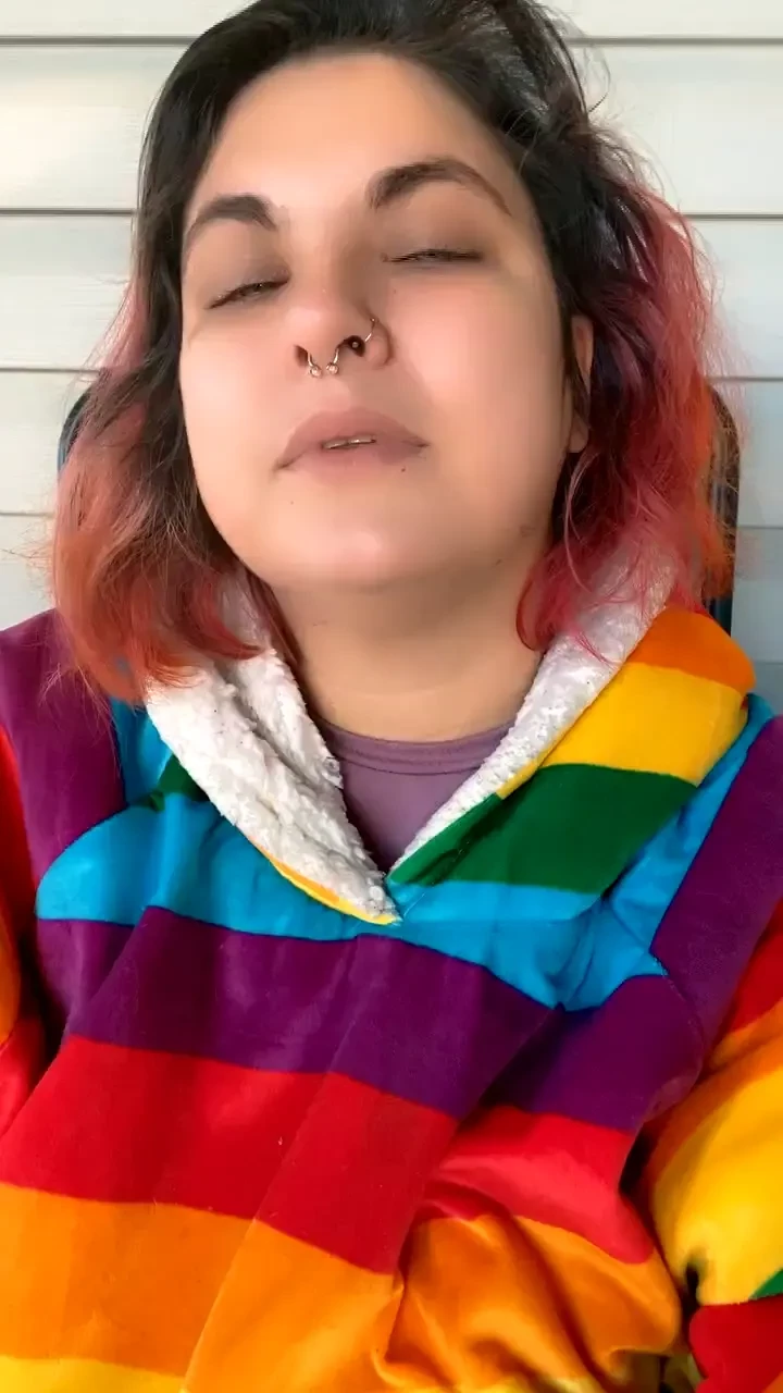 Only like 5 of you like these smoking vids lol should i keep them 