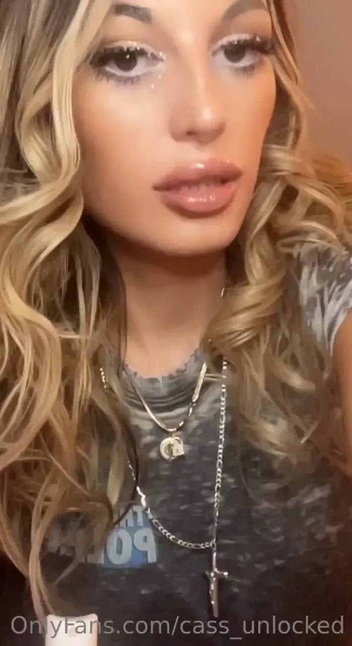 Hey huns showing my face for a bit here will delete soon 