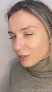 Waiting for your kisses pls give me all your tenderness and show me