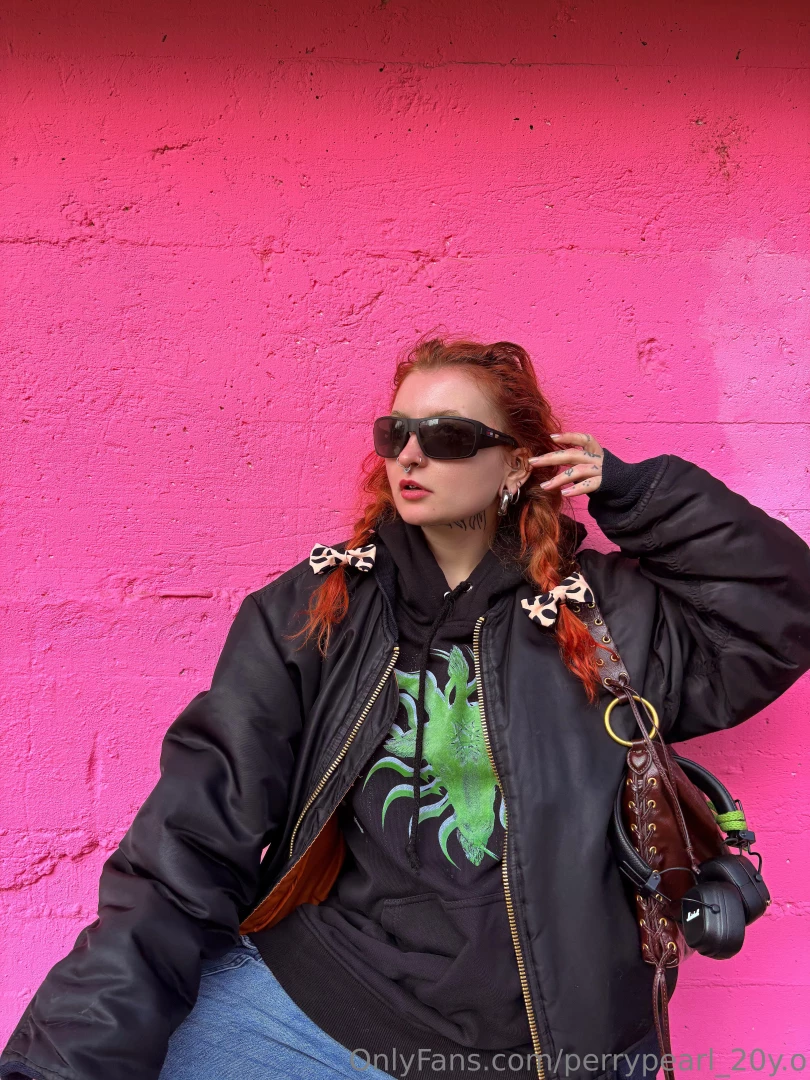 Glitch_girl sexy crazy slut fucks all her holes she have no taboo and part 6 