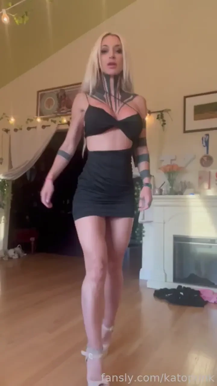 Trying on some dresses with drez let me know which ones your favorite 