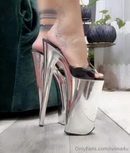 New video 9 inch silver black heels inbox