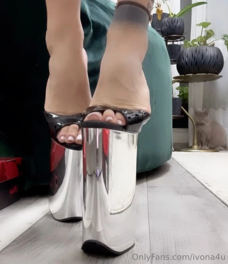 New video 9 inch silver black heels inbox part 1 