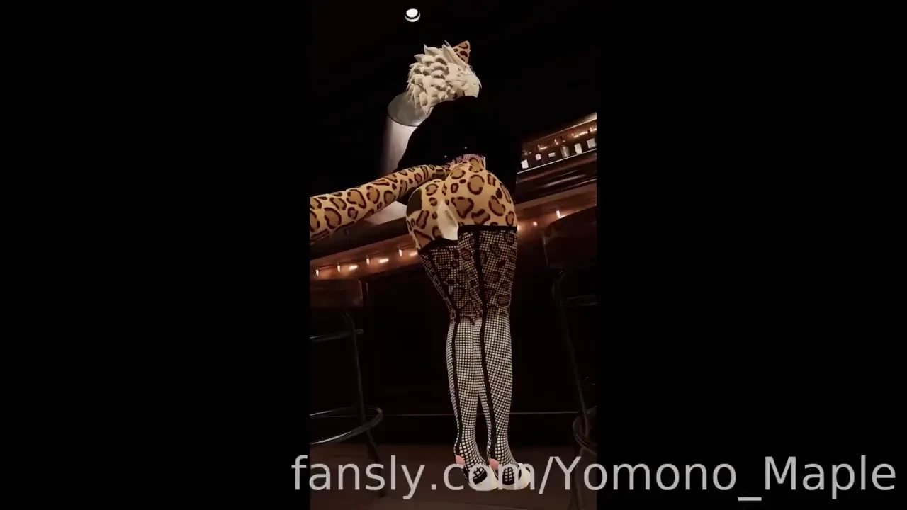 Kitty just got to the bar wanna get him a drink i promise i ll make it 