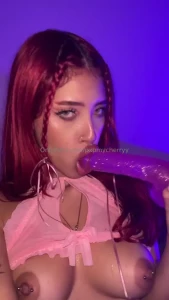 Would u want me to look into your eyes while i suck u off