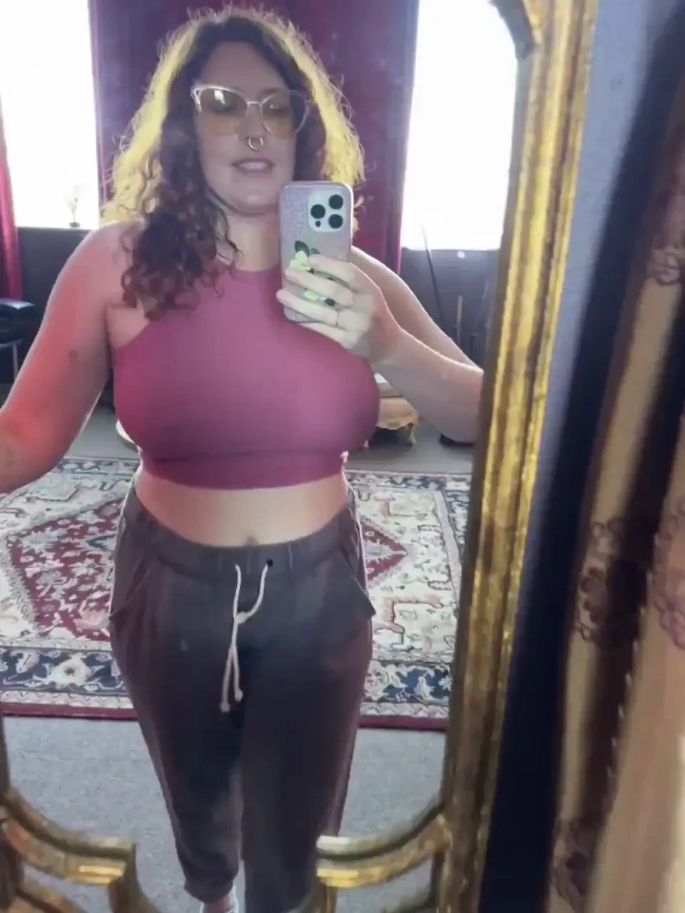 A cute little bouncy boob tease boobs tanktop curvy bouncingboobs 