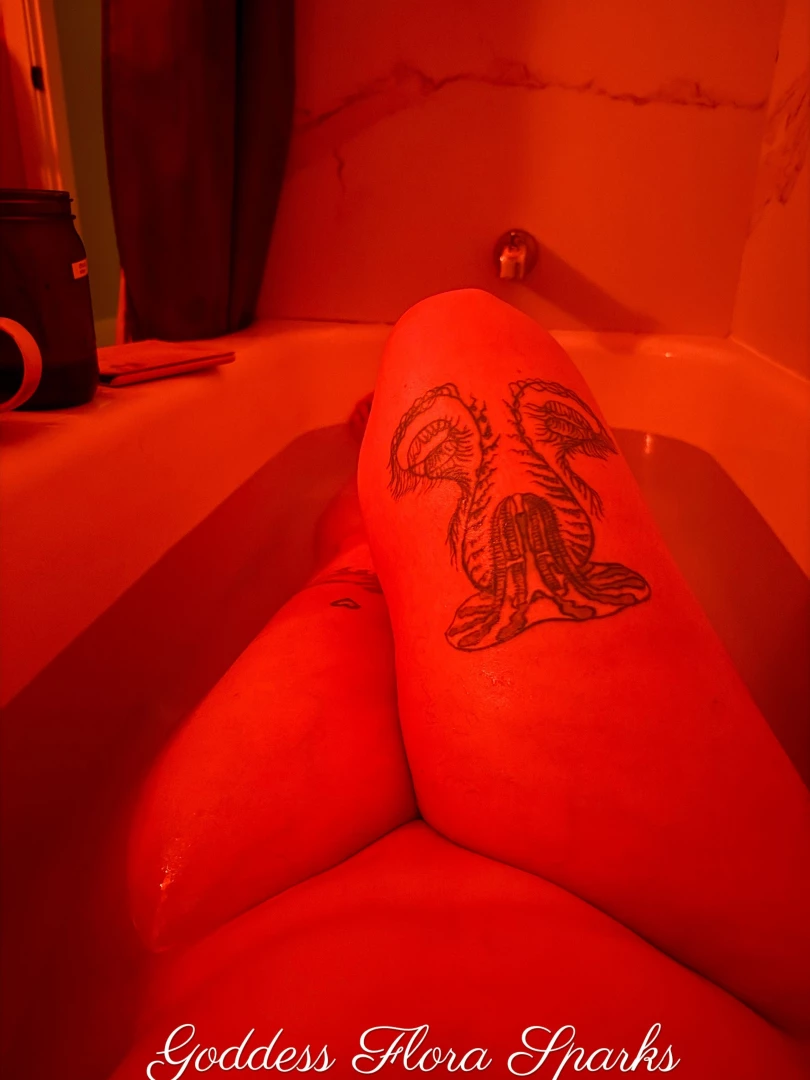 Love how my curves look in the water lt 3 