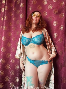 I love playing with my curves part 1