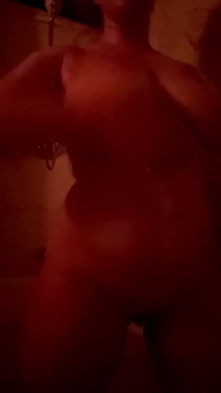 I had a long day amp but was sexting in the tub and it got me really 