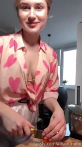 Will you cook with me blondi public tits